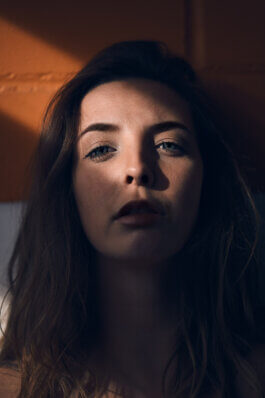 Portrait Bild Serie von Verena in Berlin Alex Sobotta Fotograf